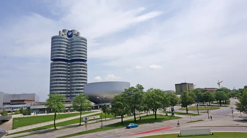 BMW 본사건물