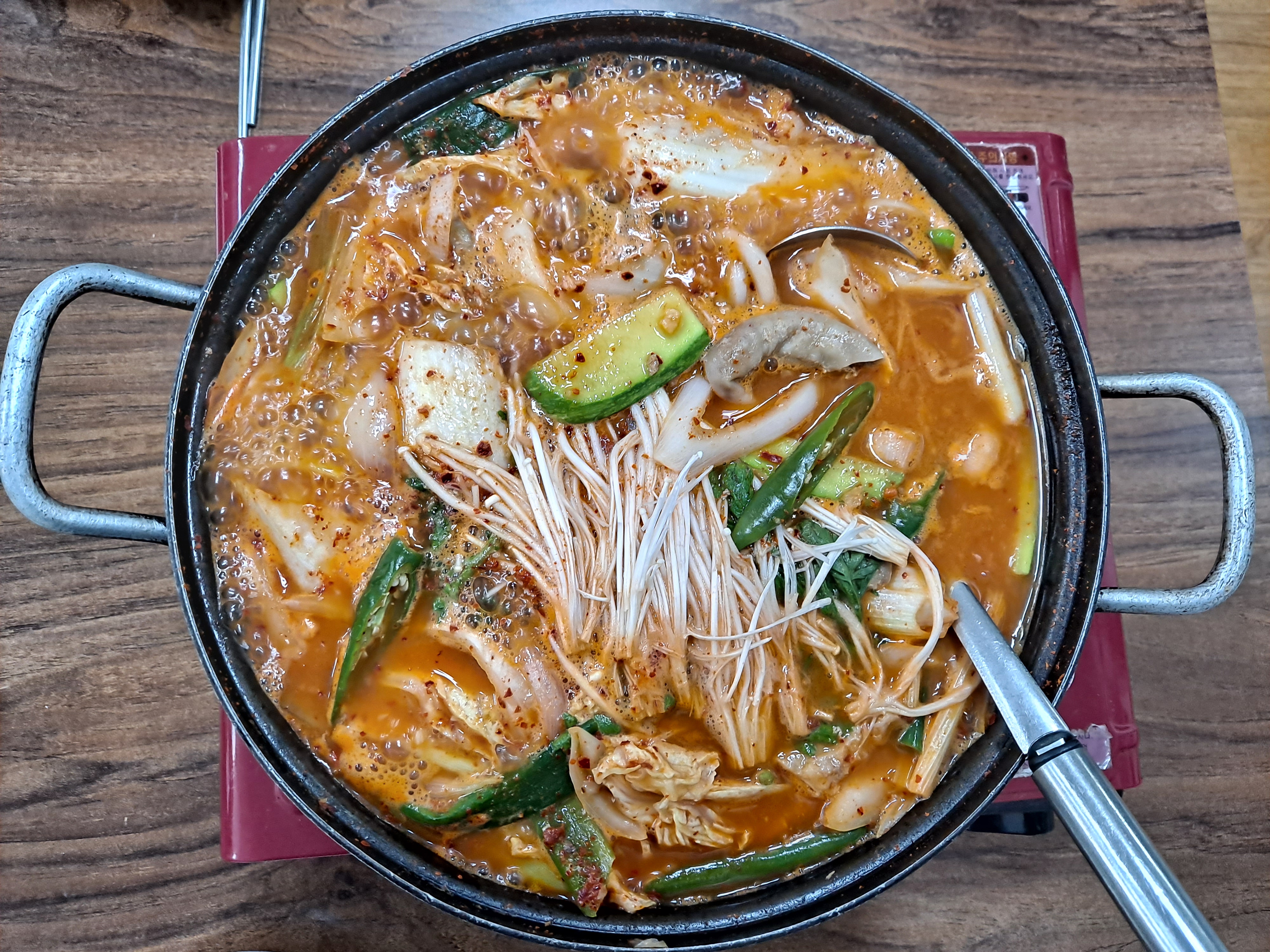  찬바람이 불면 생각나는 맛, 곱창전골(Beef Tripe Hot Pot)