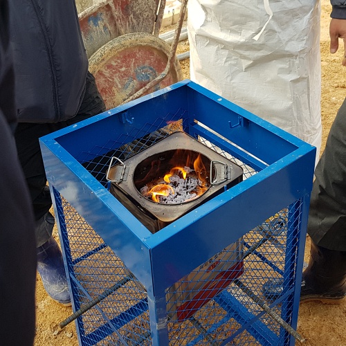  고체연료 사용법 너무 쉬워서 동계 캠핑 필수품이죠.
