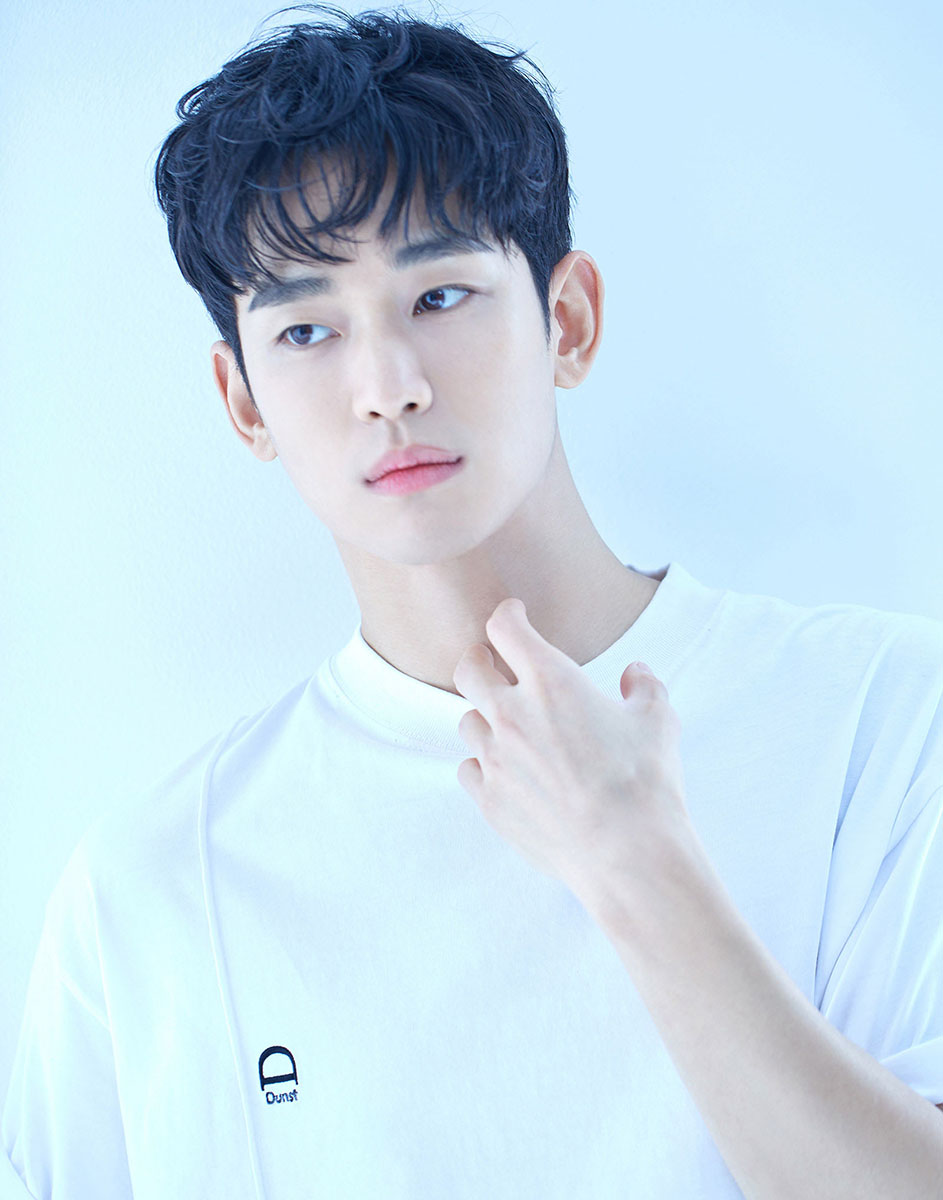  배우 김수현 사주없이 보는 관상 (두꺼운 눈썹, 원숭이귀관상, 큰사람이 된다)