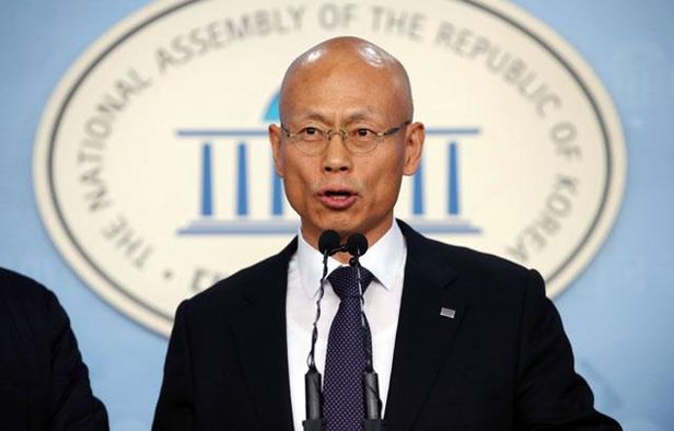  문대통령을 비판했다고 소송을 당했던 전 문체부 국장이 소송에 승리!