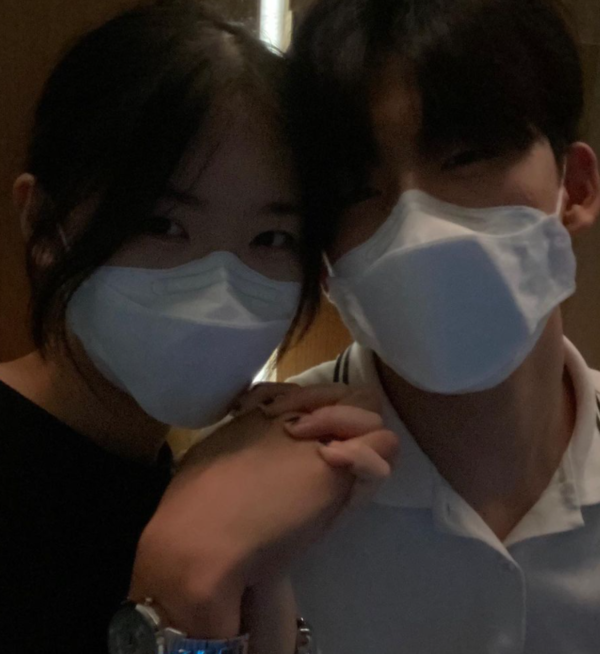  `11월 출산` 고등학생 커플 유튜버 현쥐팥쥐, 코로나19 확진 "감기 증세로 생...