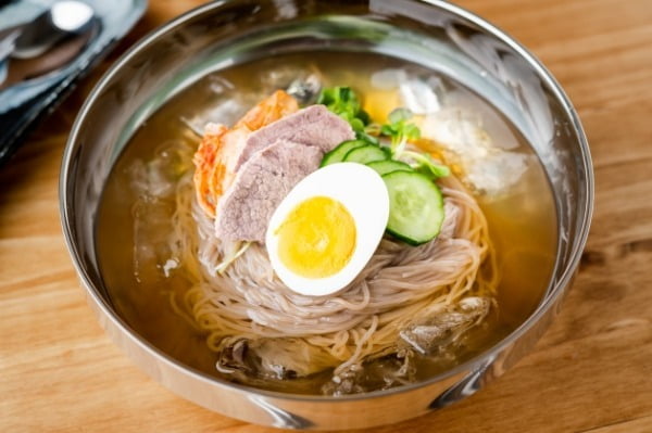  가족 4명이 불고기·냉면 먹었더니 영수증엔 44만원 나왔어요