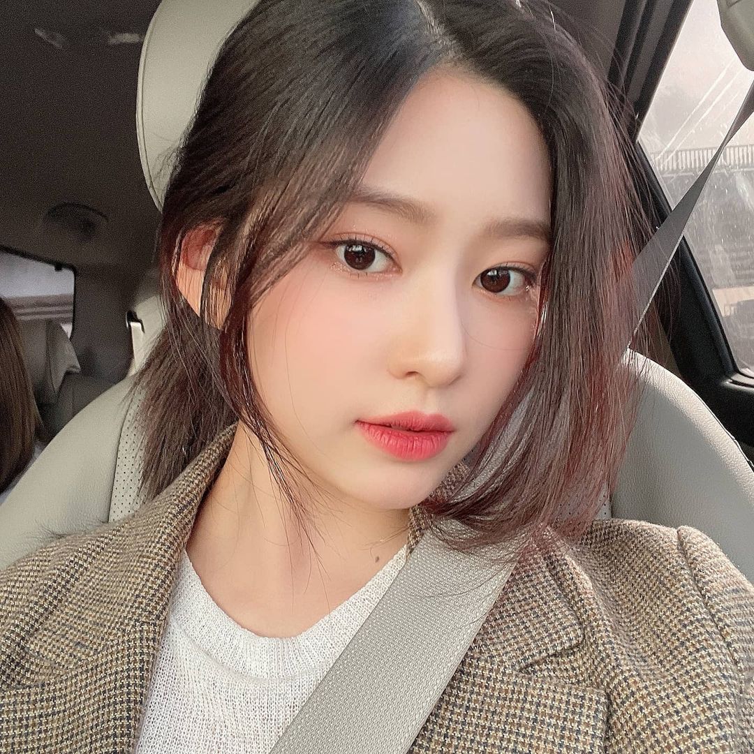  아이즈원 김민주, 역시 토요일은 ~