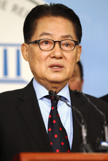  박지원 '전직 국정원장 고발....尹대통령 또 거짓말'