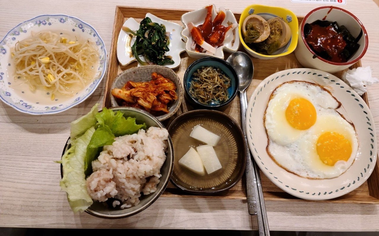 "어머 이 여자가 미쳤나 누가 시어머니야?" 친정엄마 세워놓고 80억 건물 자랑하며 인생 훈계질 하던 예비 시어머니 때문에 파혼했고..어느날 우연히 길거리 노숙자 여자와 만나게 되는데..