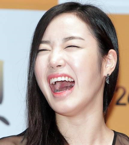  활짝 웃는 서은아