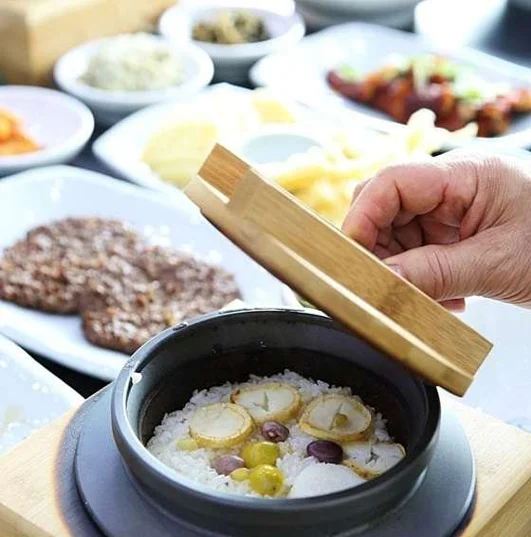 삼뜨락한정식