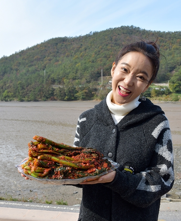  곽진영 운영 '종말이 푸드', 김치류 불법 유통 적발...곽진영 누구?