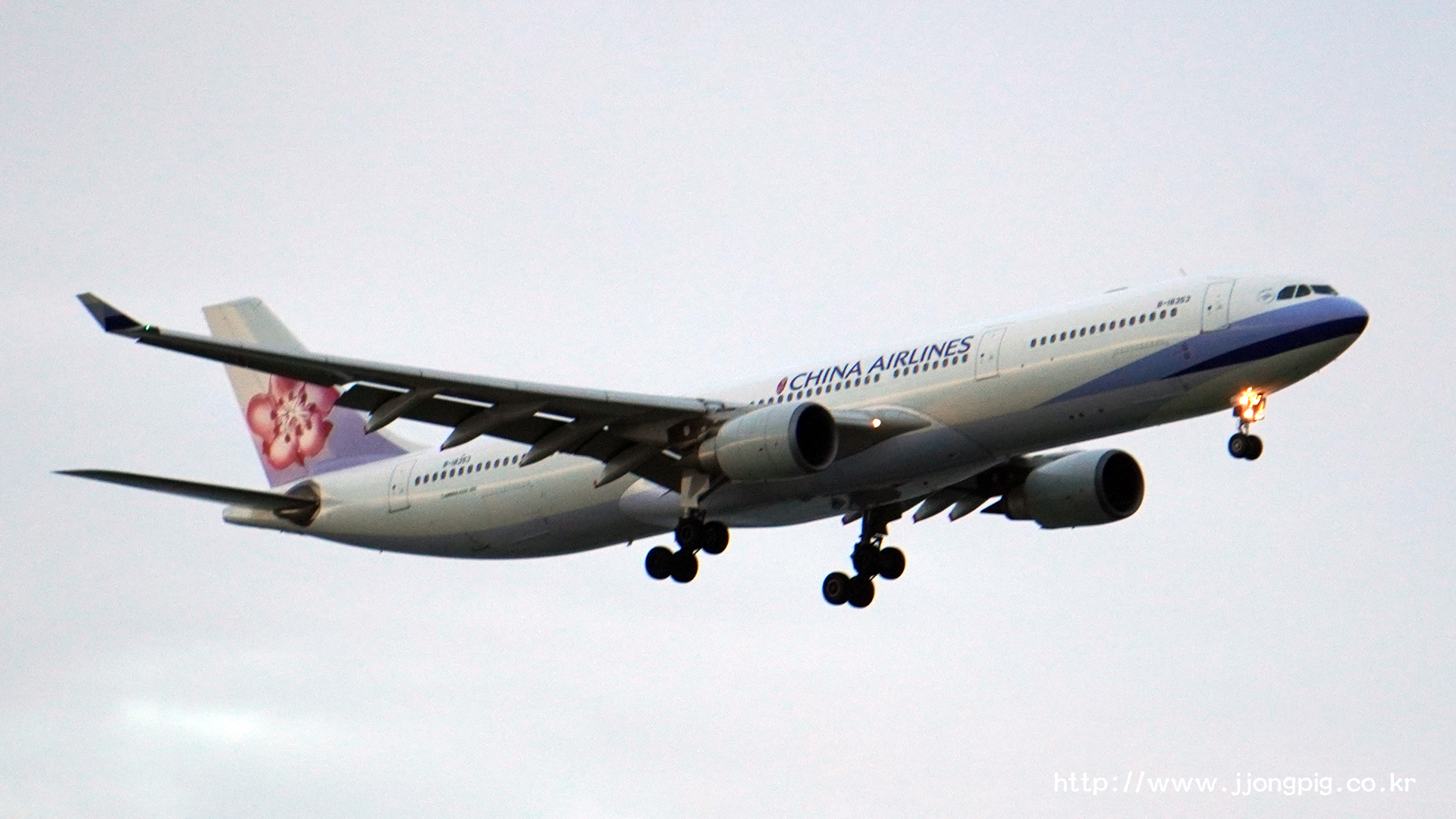 China Airlines B-18353 Airbus A330-300