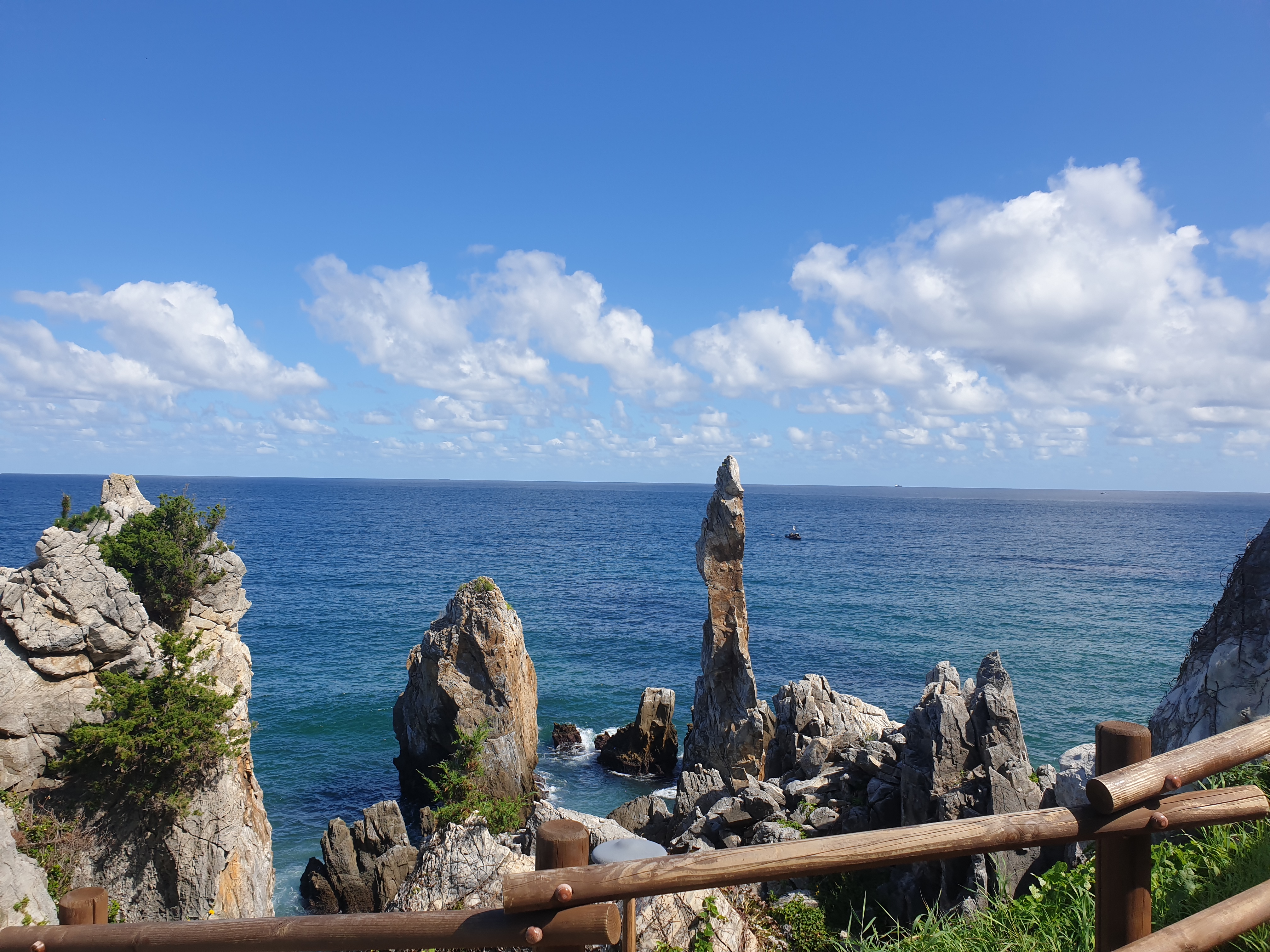 동해 추암촛대바위와 출렁다리 / 동해 여행 추천