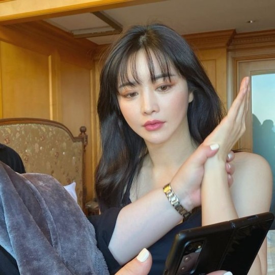  홍수아, 예전얼굴 어디로? 쌍꺼풀∙코 수술하고 확 달라진 여신 비주얼