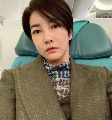  걸크러쉬 배우 진서연 남편 공개 화제