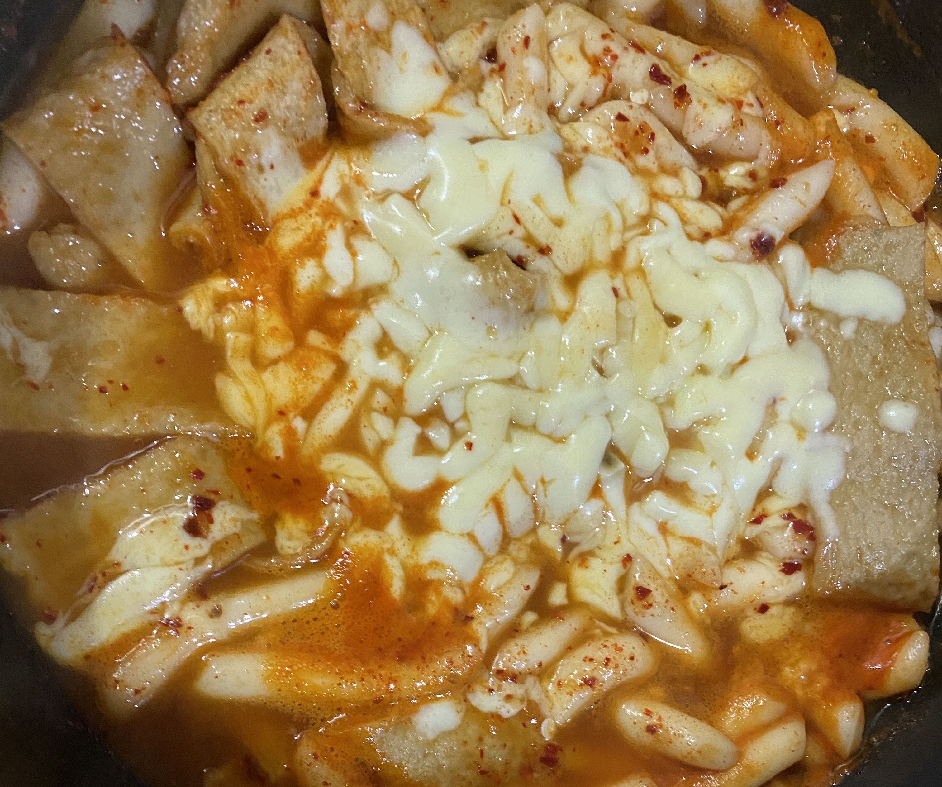  국물떡볶이 황금레시피 비결은 치즈와 청양고추