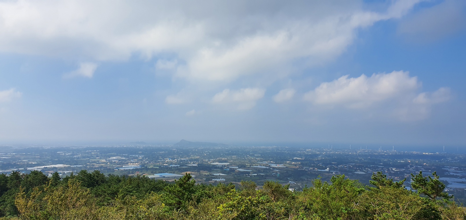 조금 더 선명해진 차귀도 쪽 풍경