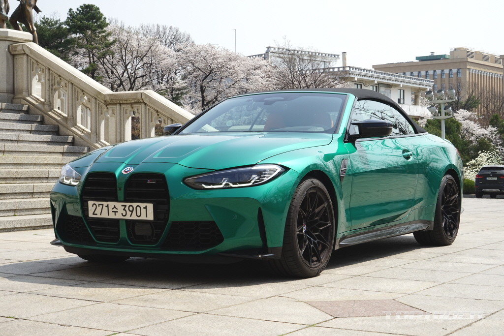 BMW M4 컨버터블 xDrive