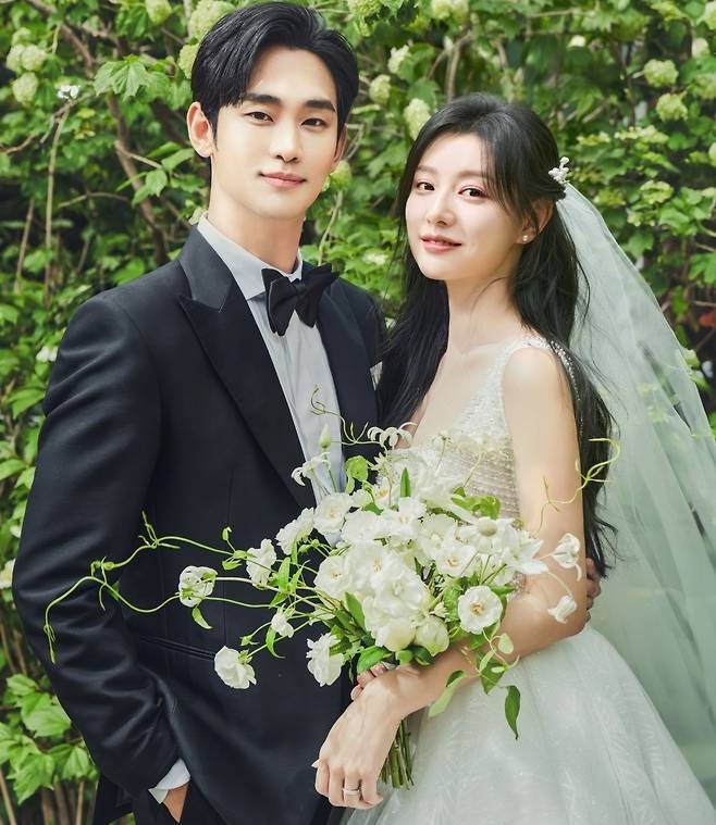  '눈물의 여왕' 넷플릭스 글로벌 1위 ... 김수현 · 김지원 케미 통했다..