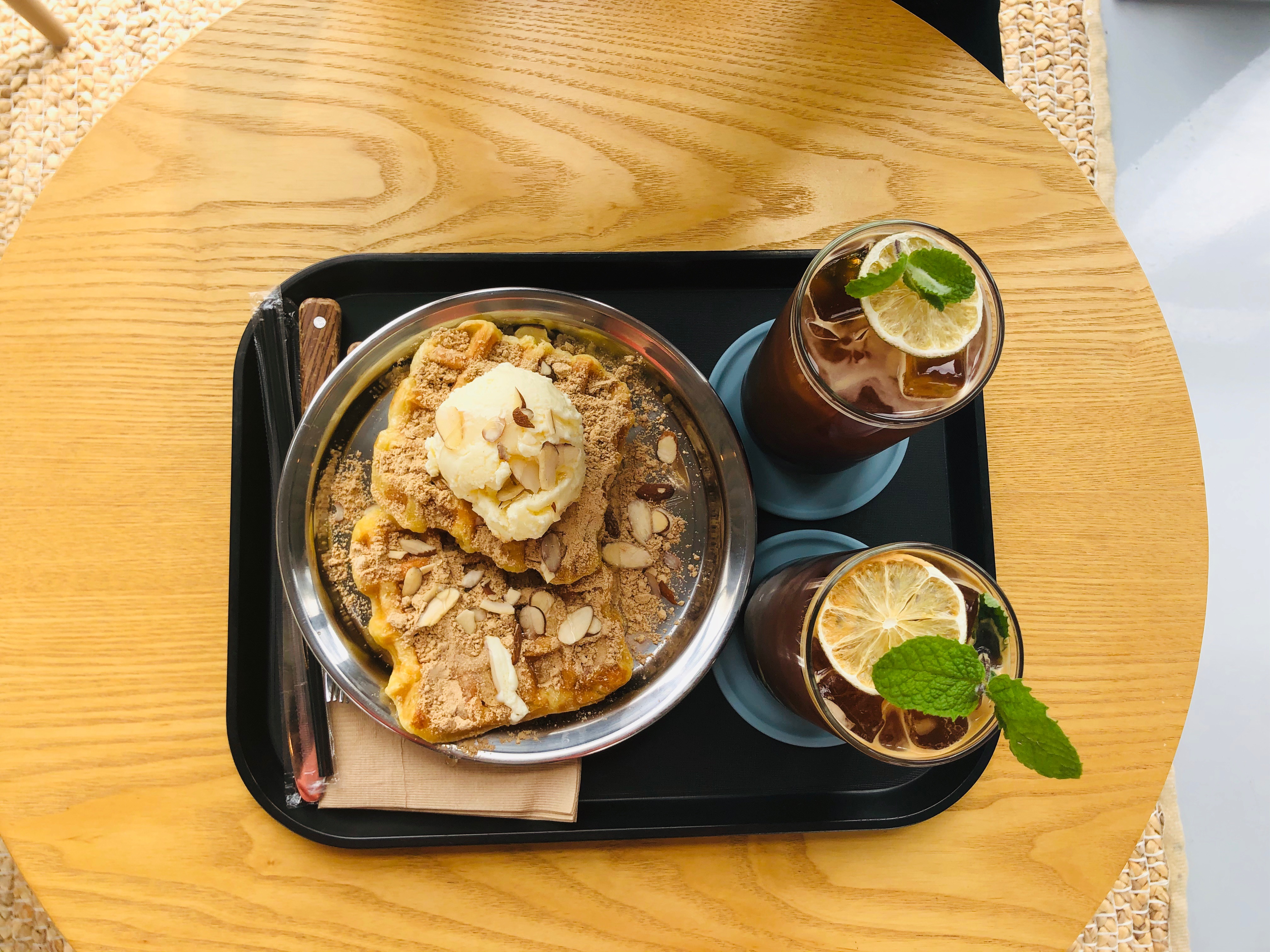  밭 한가운데 카페 신성동109