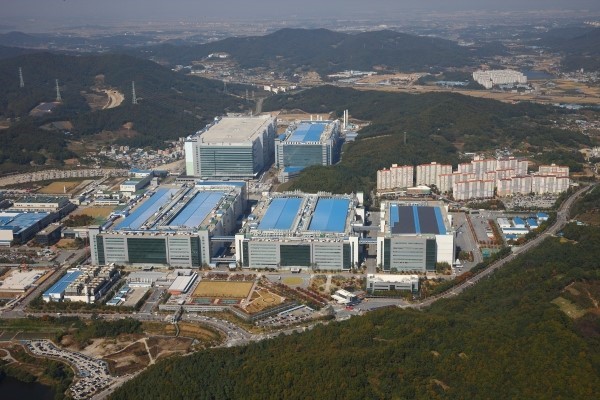  삼성 LCD 접기로 결정!