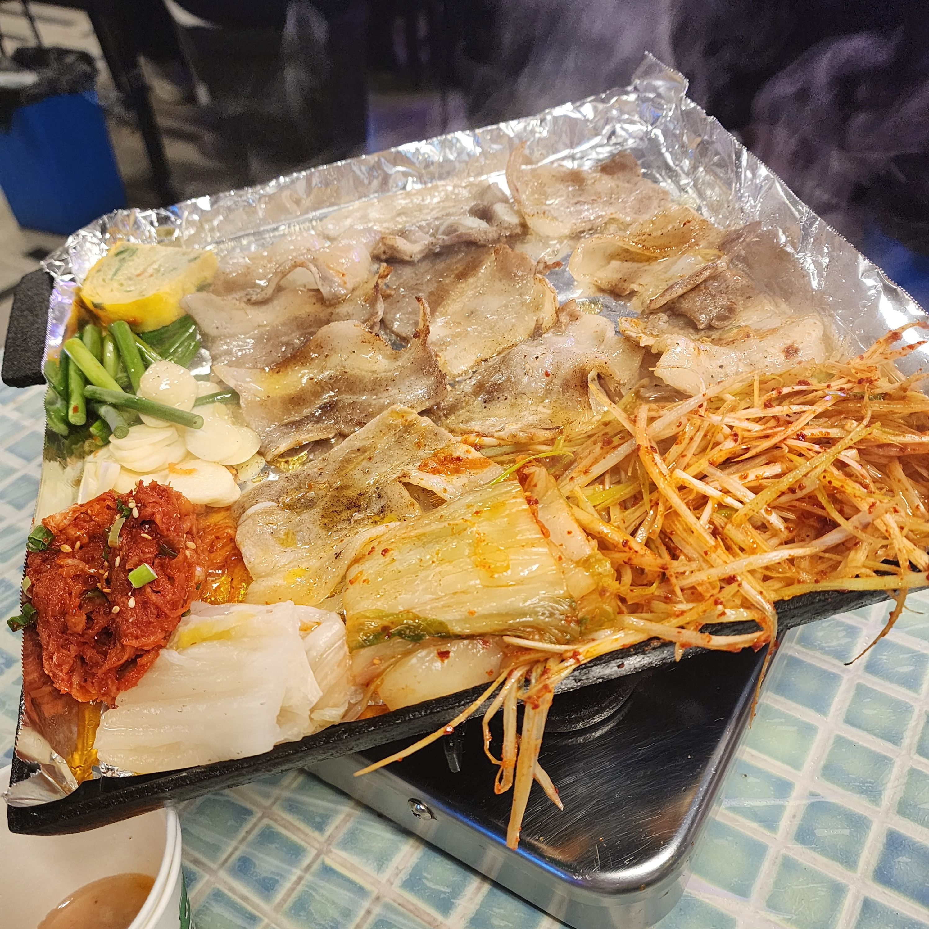  신사역 냉동삼겹살 잠수교집5호점