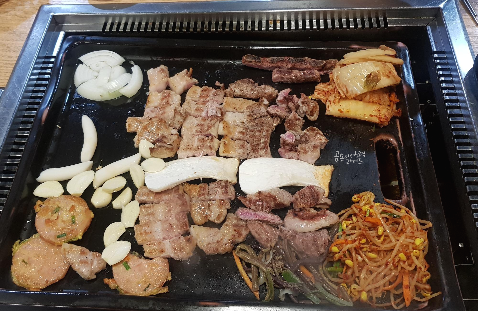  도끼갈비 맛집 : 충남 공주 신관동 정돈가 숙성 초벌 돼지구이