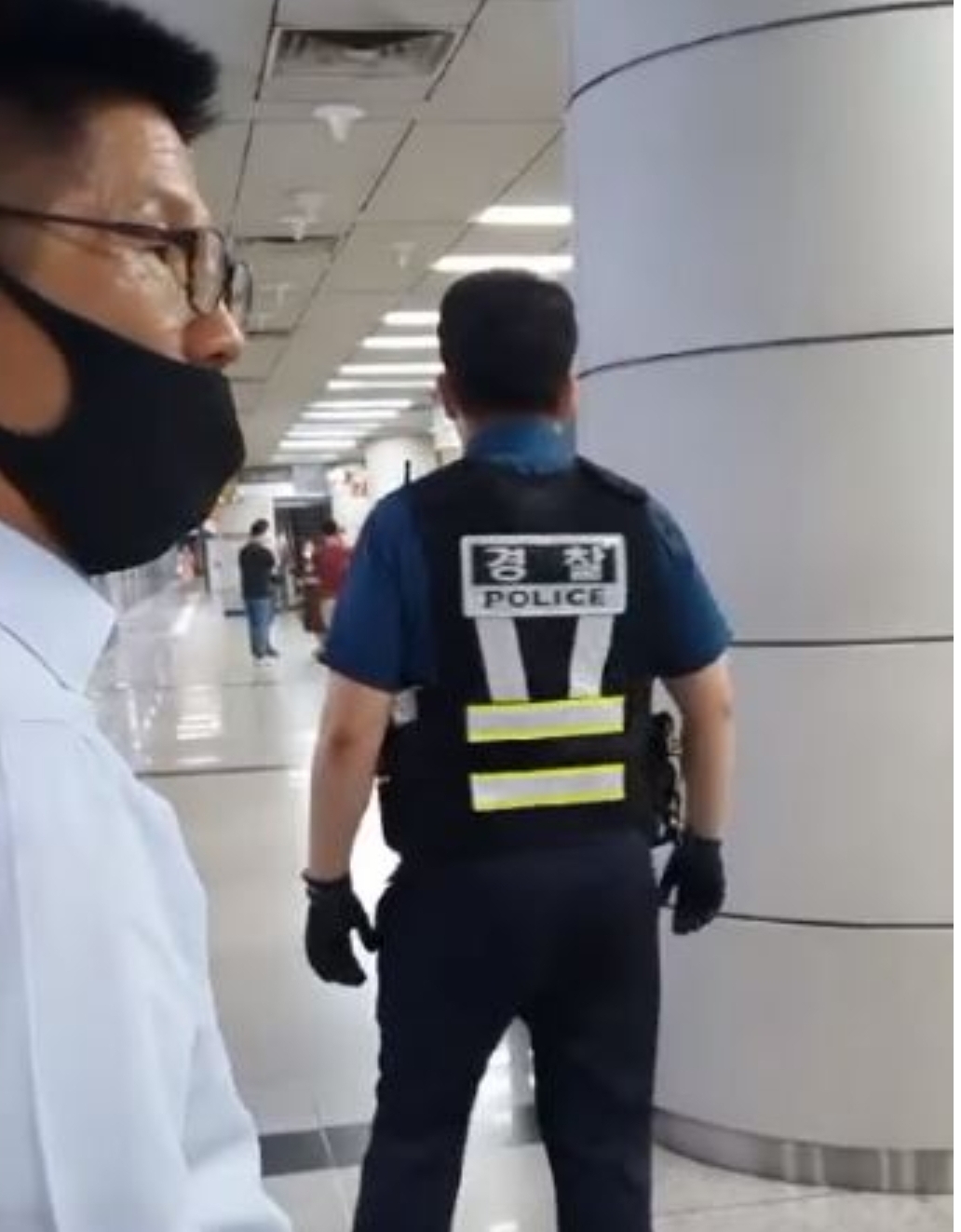  김문수 국회의원 세번한게 자랑이냐? 보수라면 품격을 지켜라