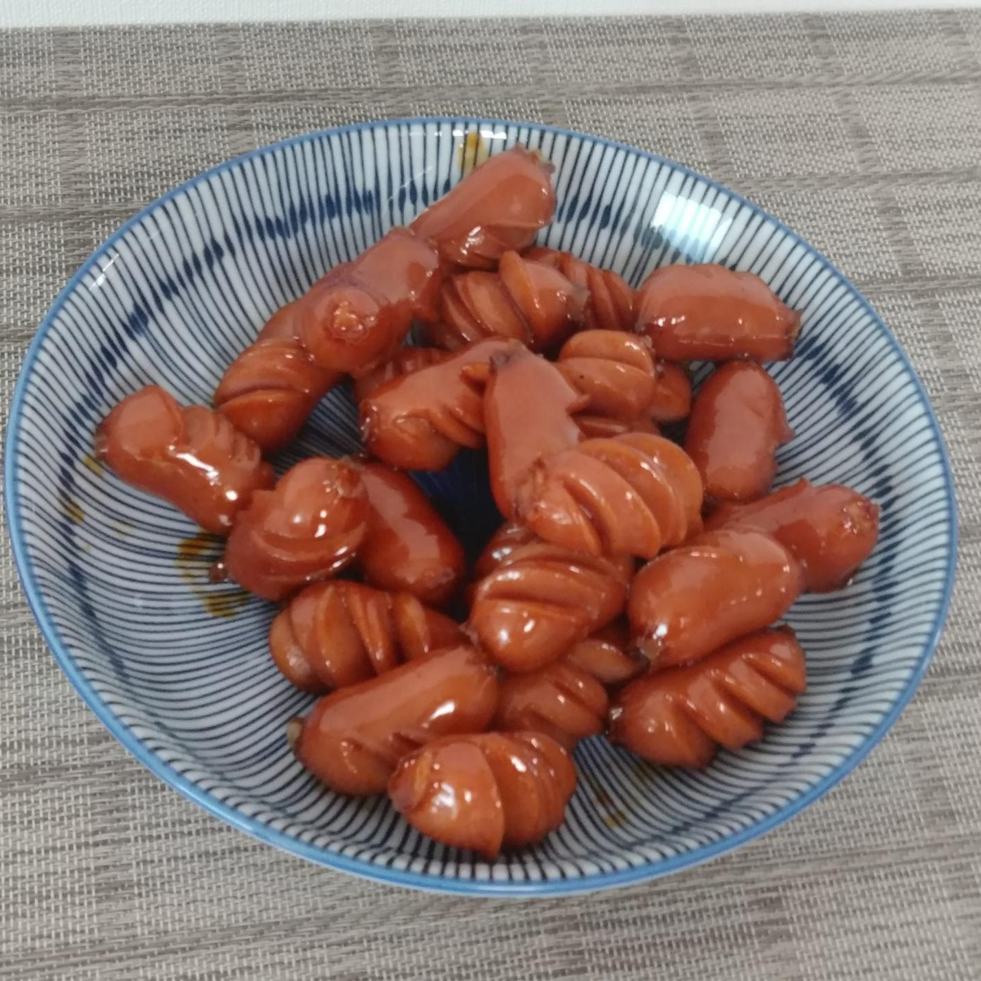  매콤달콤한 간장 소세지 볶음과 생땅콩조림
