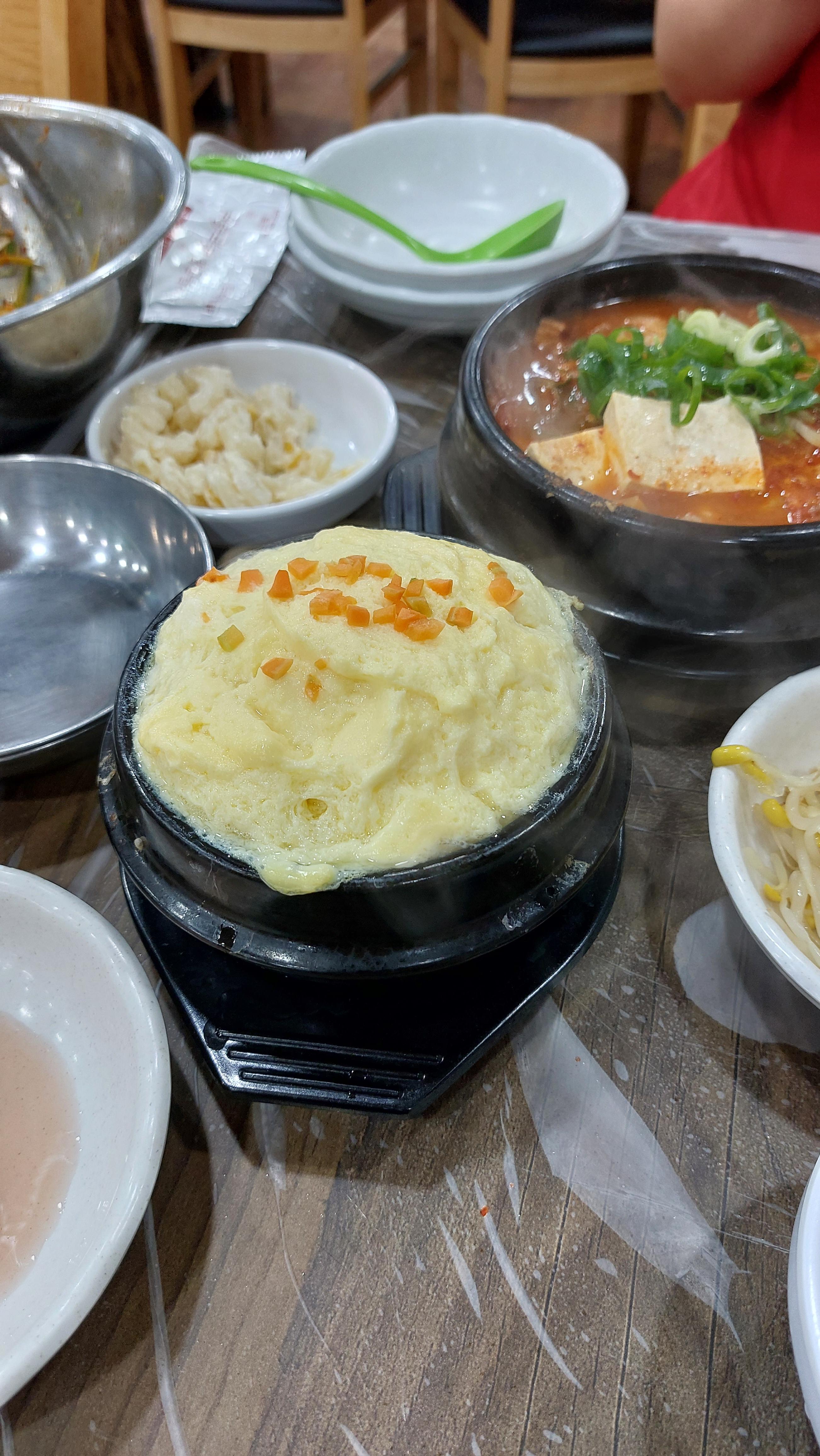 폭탄 계란찜 역시 부드럽고 맛있어