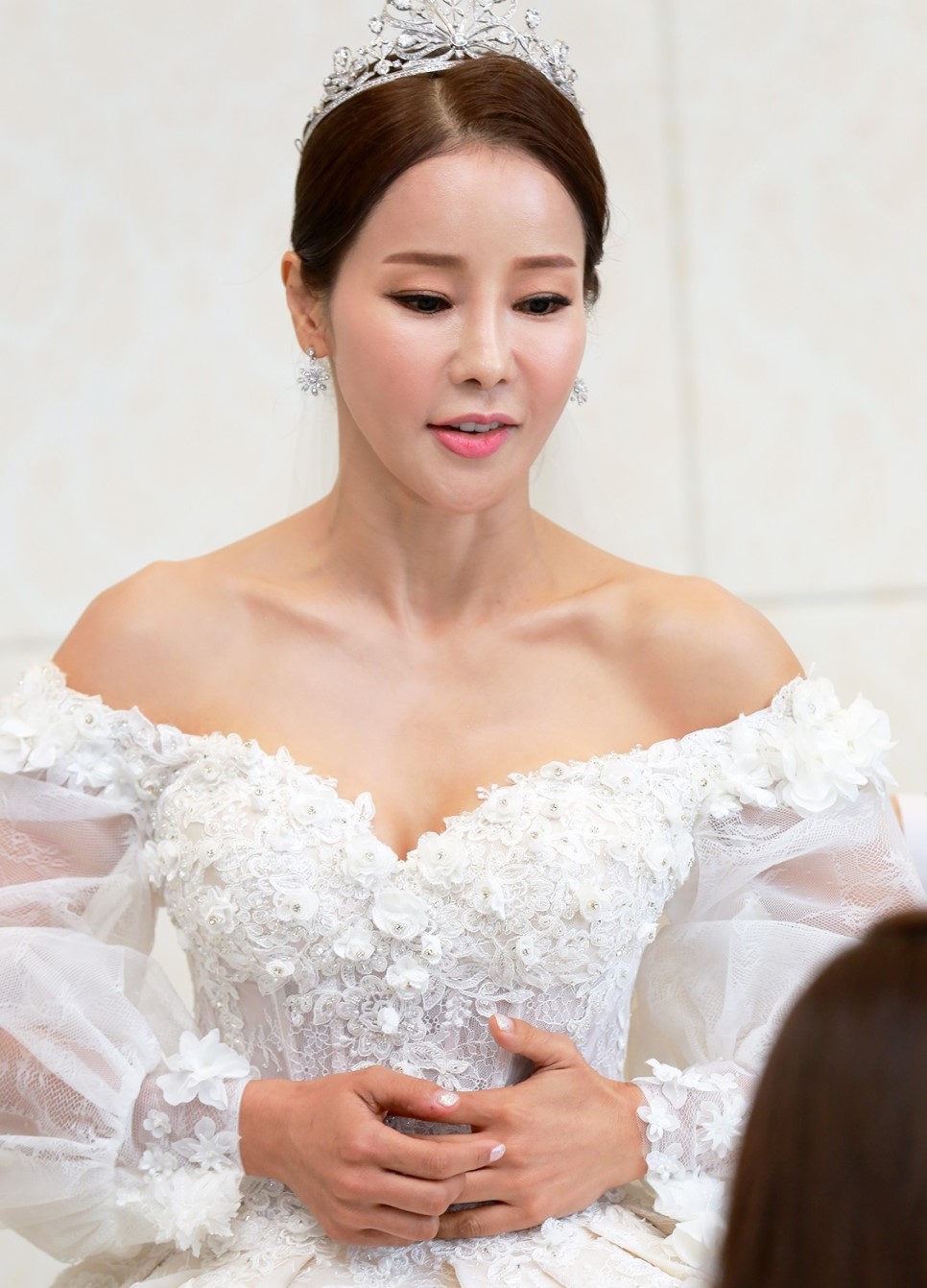  47살에 17살 연하의 류필립과 결혼한 미나