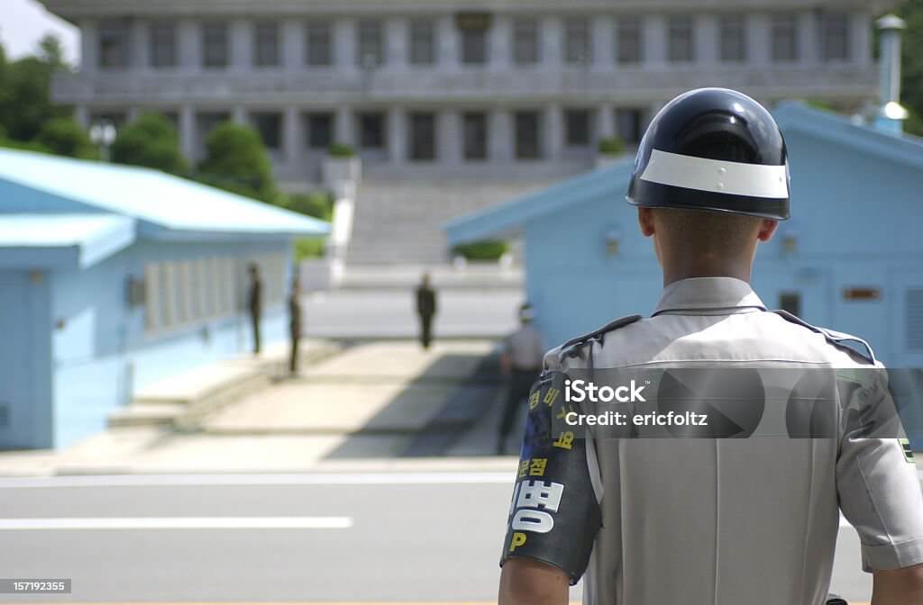 전방의 군인들