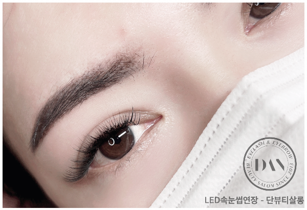LED속눈썹연장 시술사진