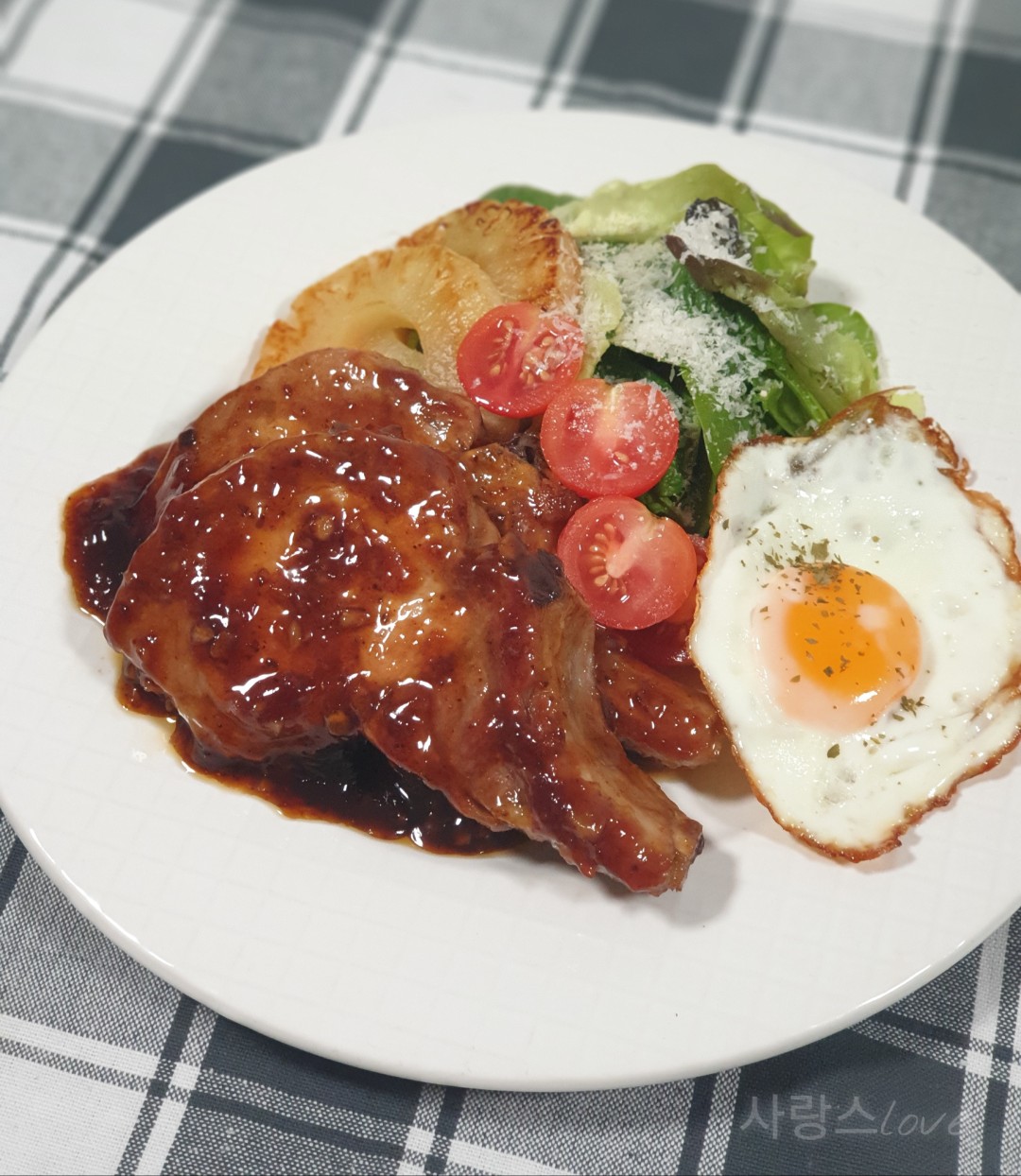  소스가 맛있는 돼지고기 스테이크 만들기