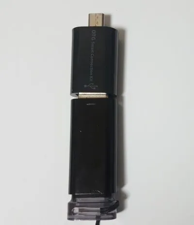 USB-메모리-스틱과-연결키트-연결모습