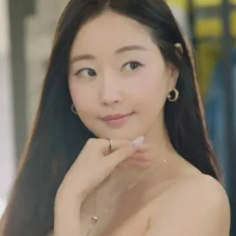 서브스턴스 영화 정보 출연진 데미무어_46