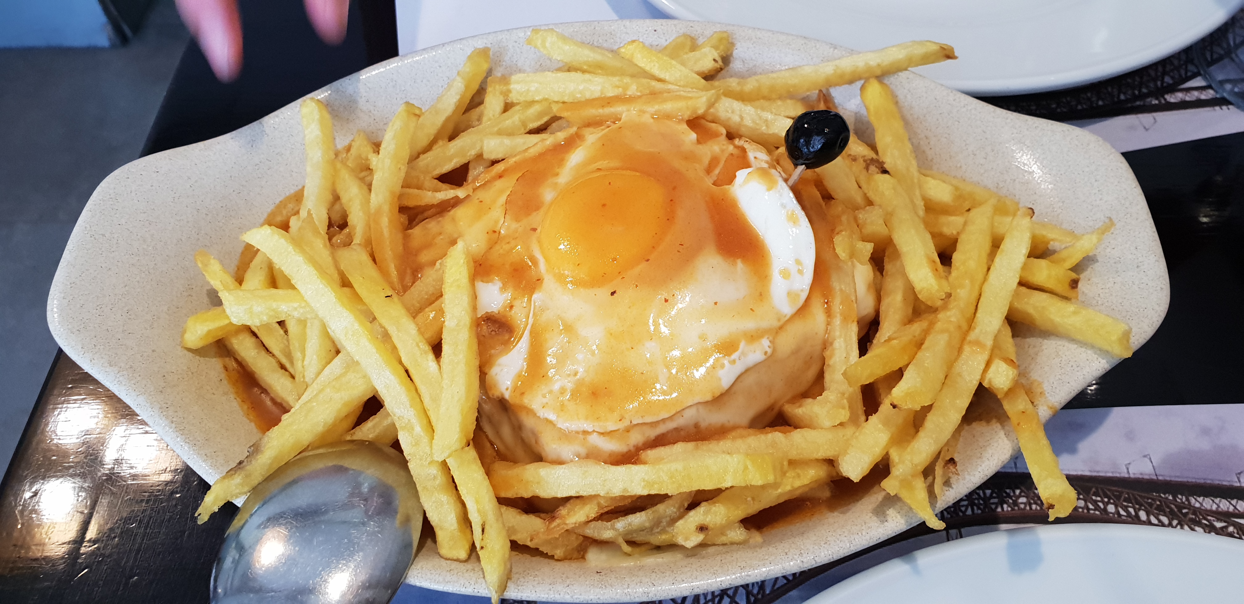  [포르투갈/리스본] 리스본에서도 프란세지냐(francesinha)를? 모던한 느낌의 레스토랑 Marco