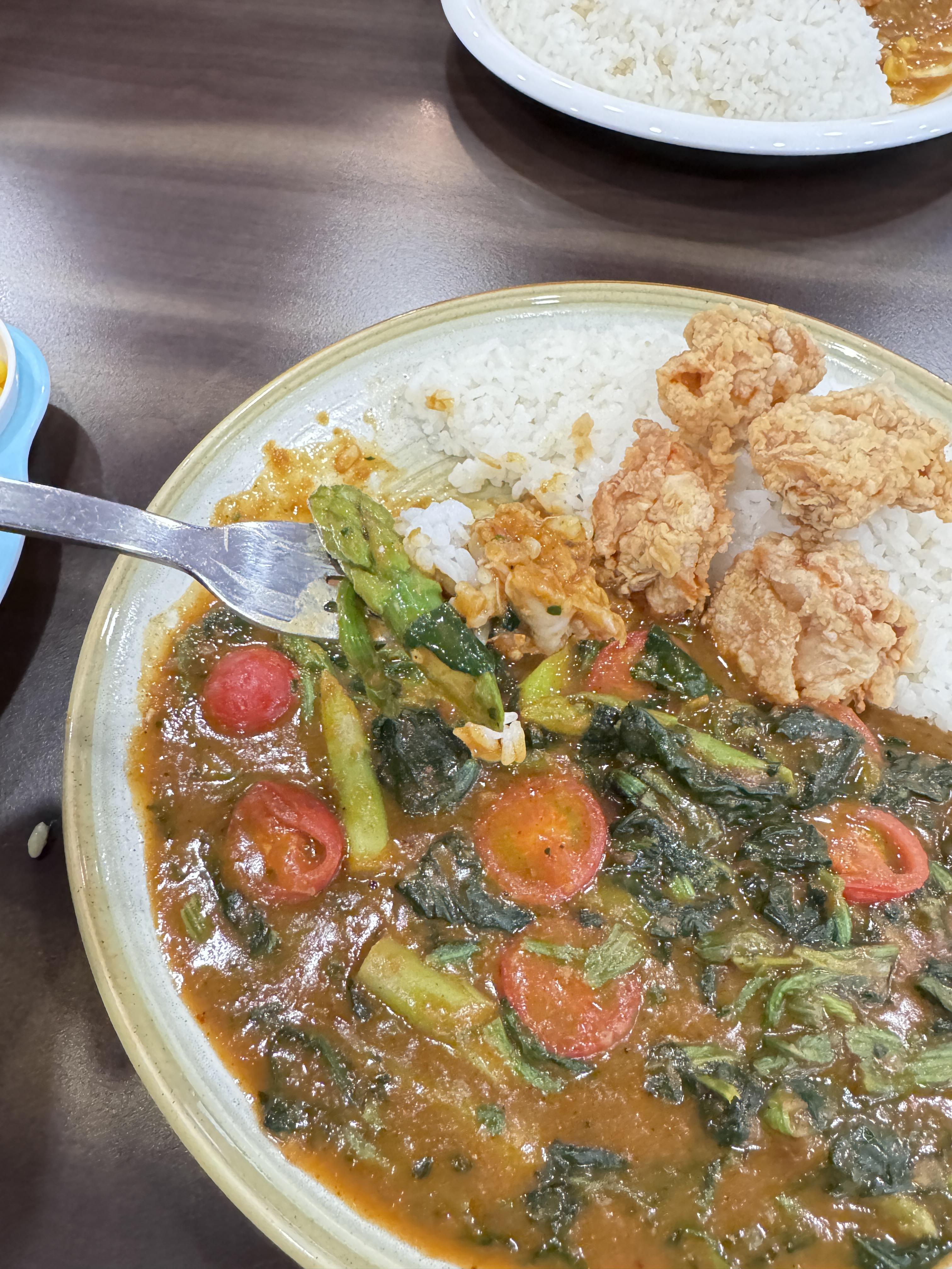코코이찌방야 카라아게 토마토아스파라거스카레