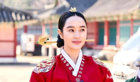 한복입은 김혜수