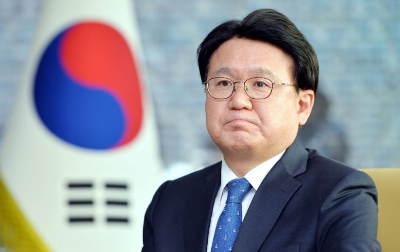  황운하 압수수색 프로필 나이