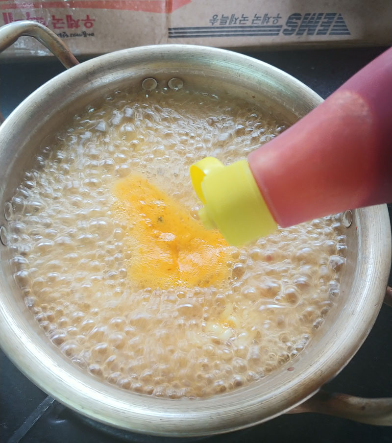  라면에 케첩을 넣는다고? 맛이 어떻길래?