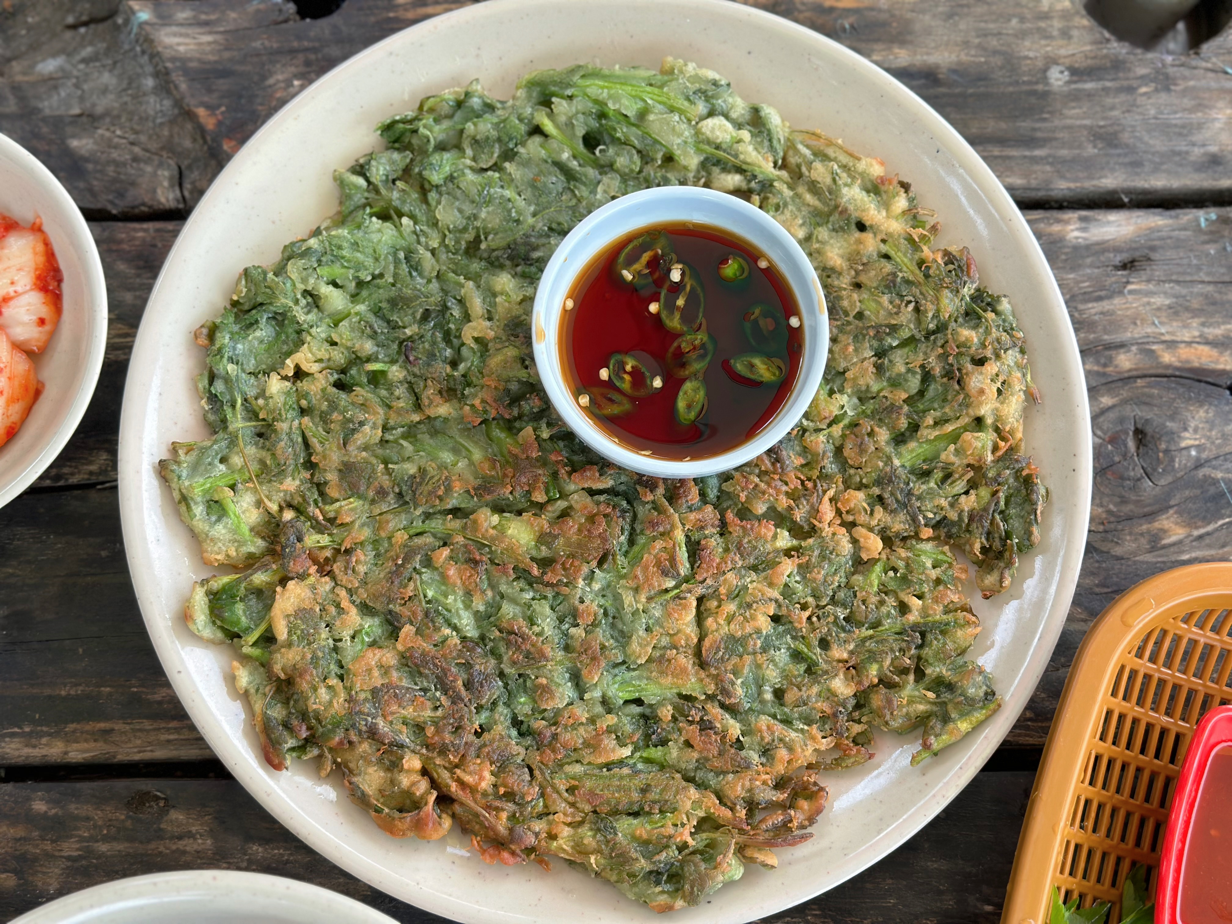 레트로 찐바이브 북한강 남한강 라이딩 필수코스 맛집 '돌미나리집' 양평 팔당 남양주 능내역 서울근교 미나리전 비빔국수 잔치국수 주차정보 애견동반