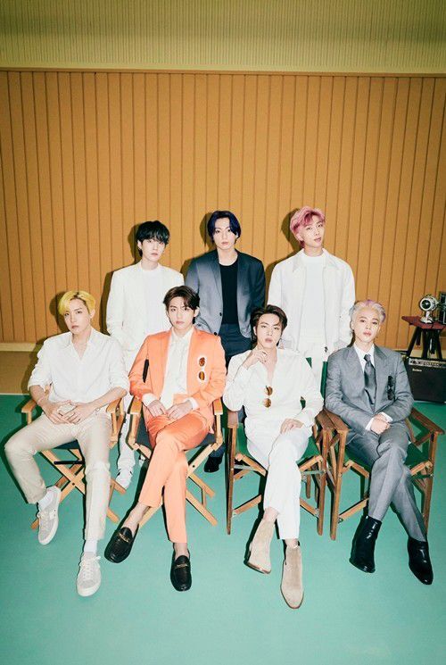  BTS 새해인사, 전세계 아미 향해 "우리 아미 2022년에도 행복하자. 많이 사랑해"