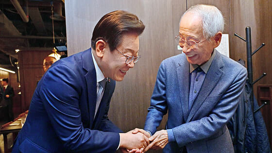 윤여준(전 환경부장관 선거캠프 영입)