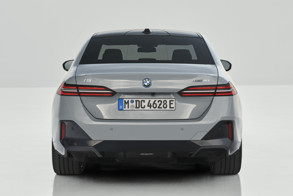  BMW i5 후면