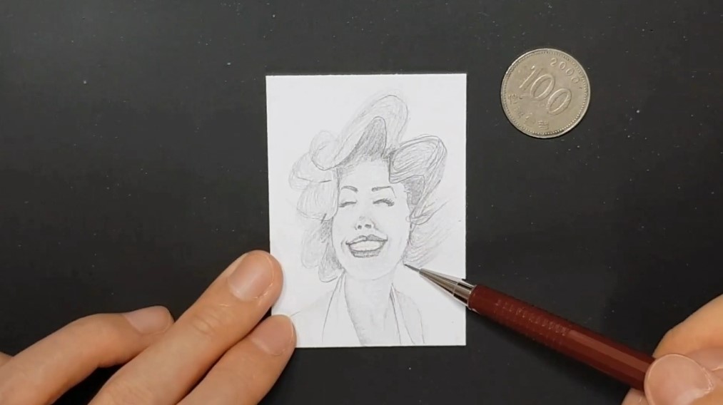 헤어 부분에 디테일을 넣어줍니다