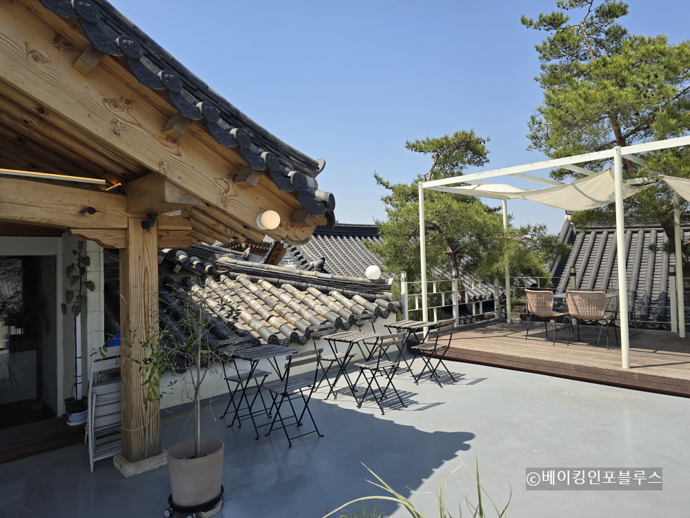 황리단길-카페능-2층테라스