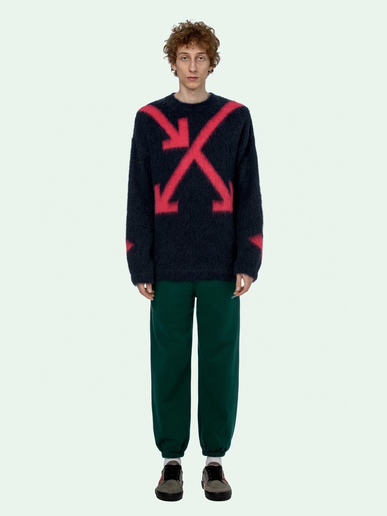  [OFF WHITE] 오프화이트 퍼지 애로우 니트 스웨터 OMHA036