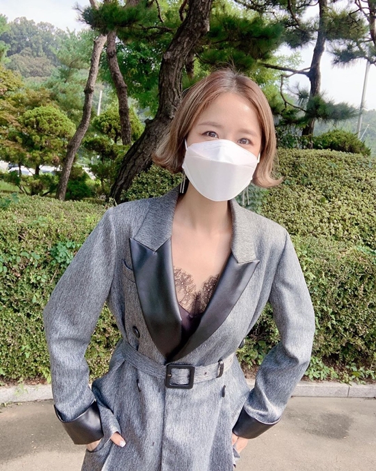 "가슴에 털 난 줄"....신지, 다이어트 성공하고 뽐낸 슈트핏 [사진]