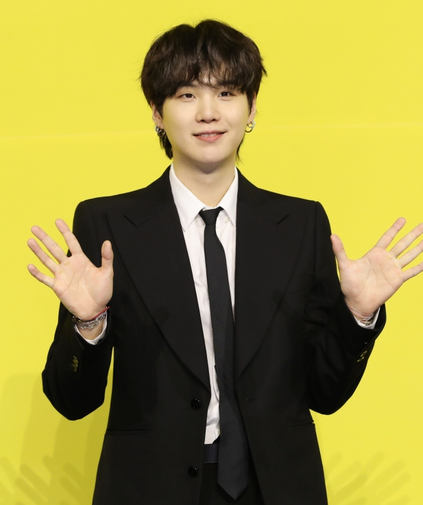  방탄소년단 슈가, 코로나19 확진 "재택치료…멤버간 접촉은 없어" [공식입장]