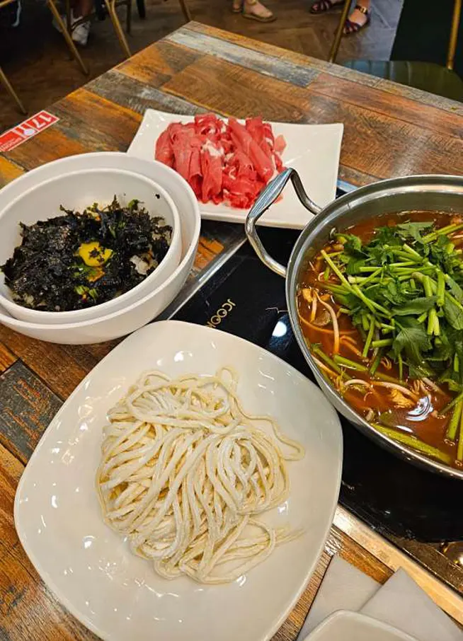 마담 샤브칼국수막국수