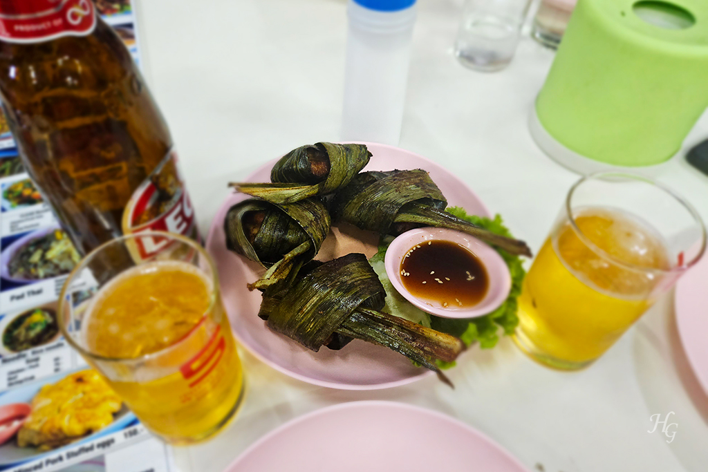태국 방콕 쑤다 식당 SUDA Restaurant 바나나잎 닭구이와 LEO 맥주